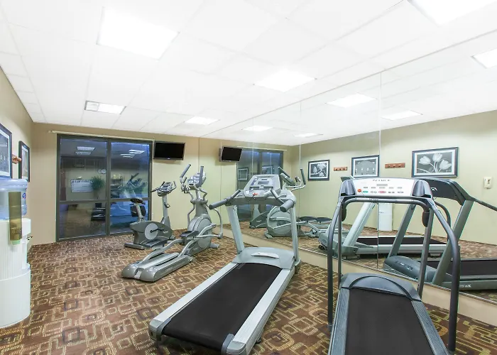 Hawthorn Suites Midwest City